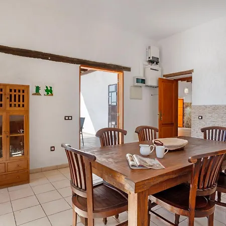 Holiday home Casa La Caldereta Guatiza